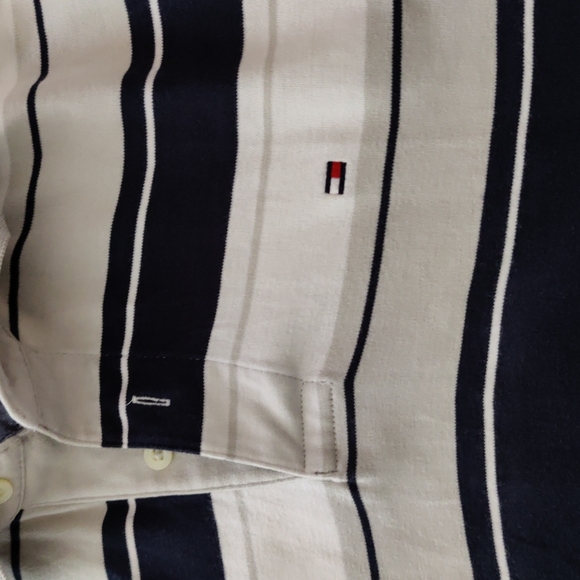 Tommy Hilfiger Tshirt - Picture 5 of 12